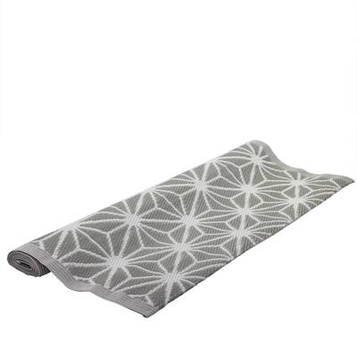Basic Luxury Gray and White Area Rug - 4' x 6'