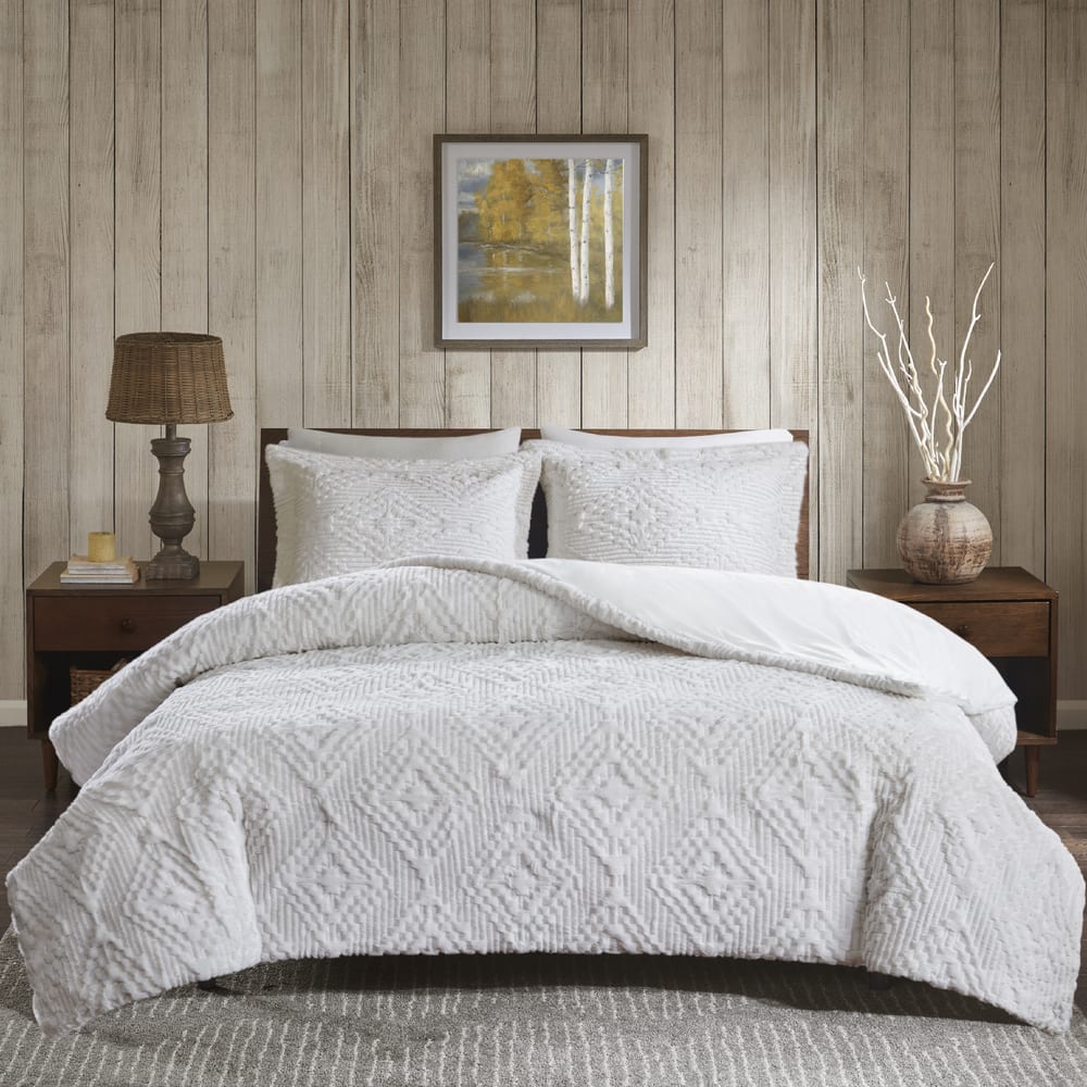 Woolrich Teton Embroidered Diamond Ultra Soft Plush Quilt Set