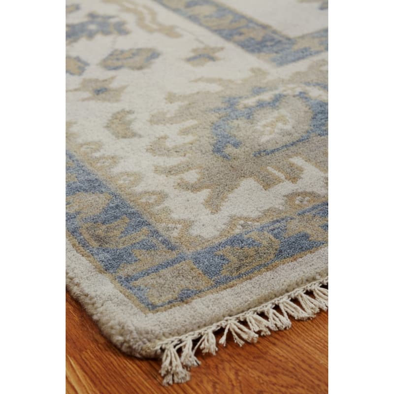 Umbria Ivory Wool Hand-knotted Rug