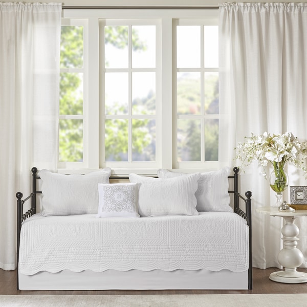 Madison Park Venice White 6 Pieces Quilted Daybed Cover Set With Scalloped Edges