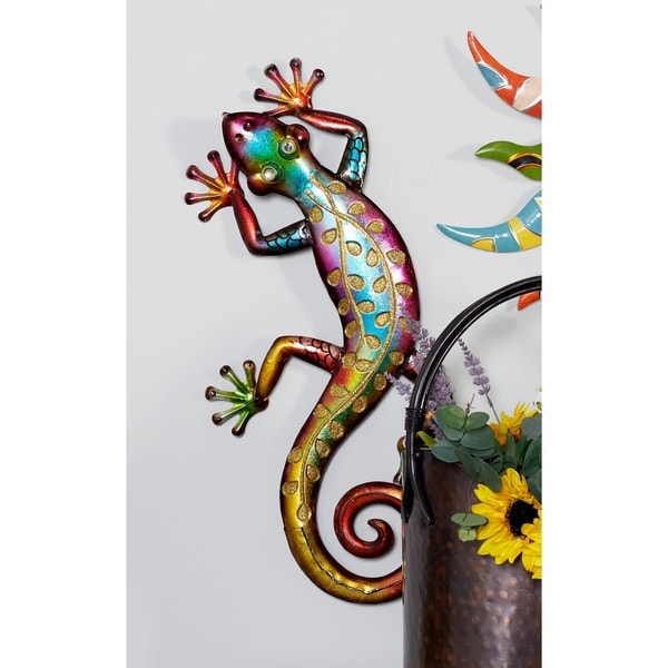 Studio 350 Metal Wall Lizard 10 inches wide, 25 inches high