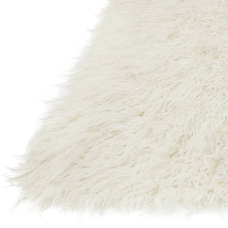 Alexander Home Faux Sheepskin Textured Shag Rug