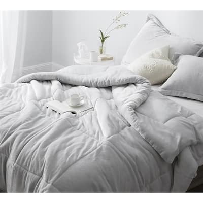 Porch & Den Clematis Frosted/ Granite Grey Comforter