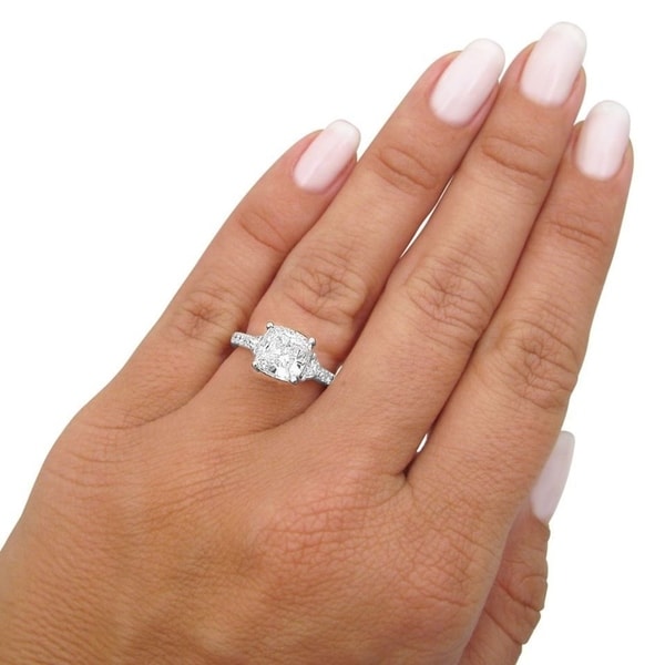 2 carat moissanite stone