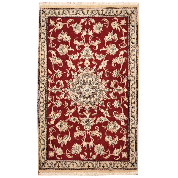 Handmade Nain Wool and Silk Rug (Iran) - 2'11 x 4'9