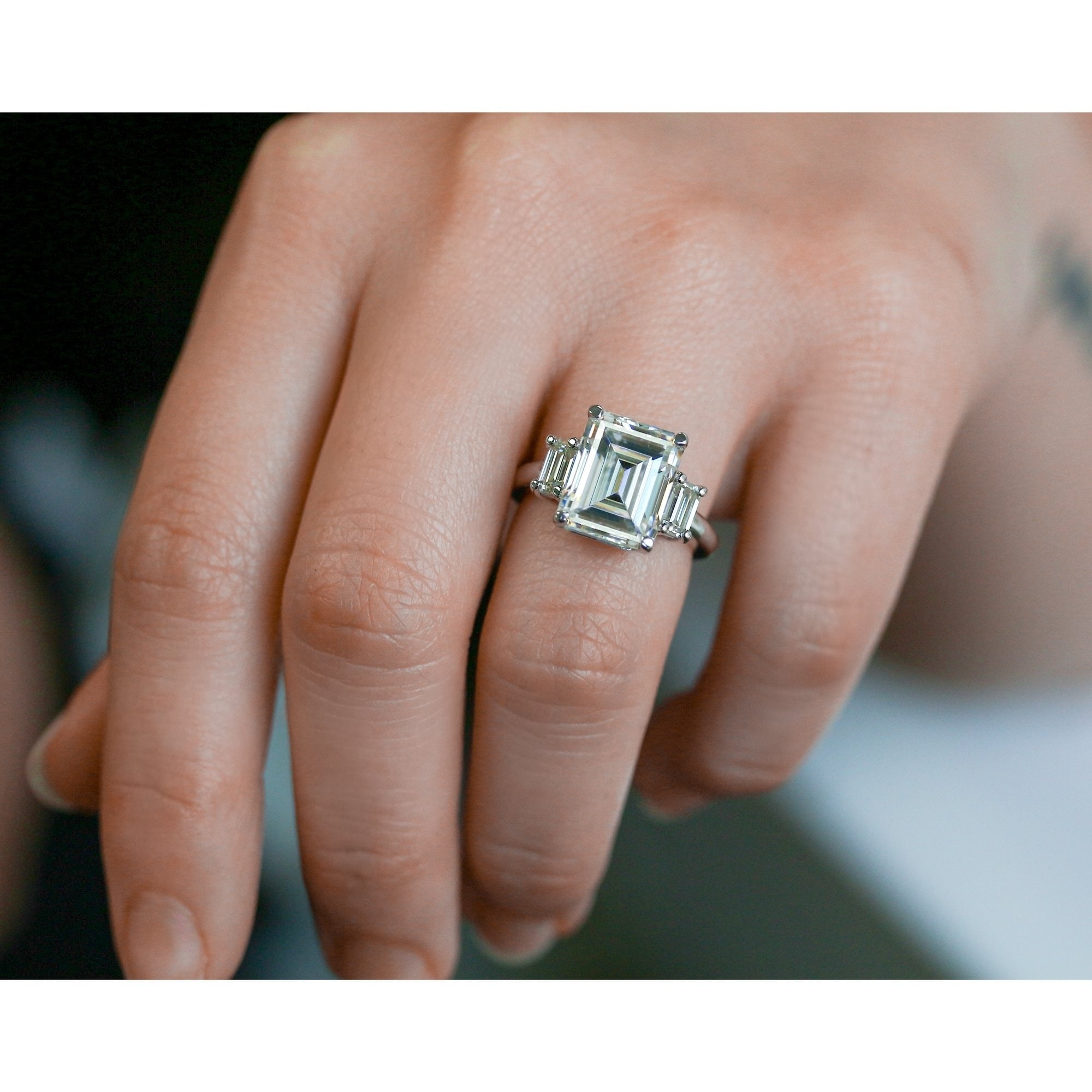 2 carat moissanite stone