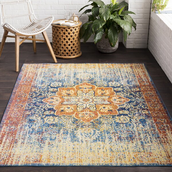 Zenfruitio Classic Distressed Area Rug (5'3 x 7'6) - 5'3" x 7'6"