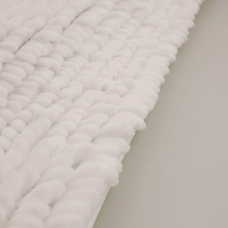Jean Pierre Mega Butter Chenille 17" x 24" Bath Mat