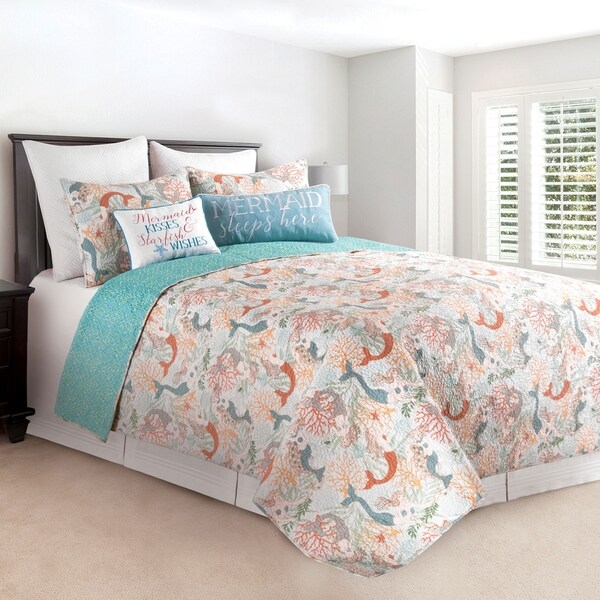 Dancing Waters Quilt Set