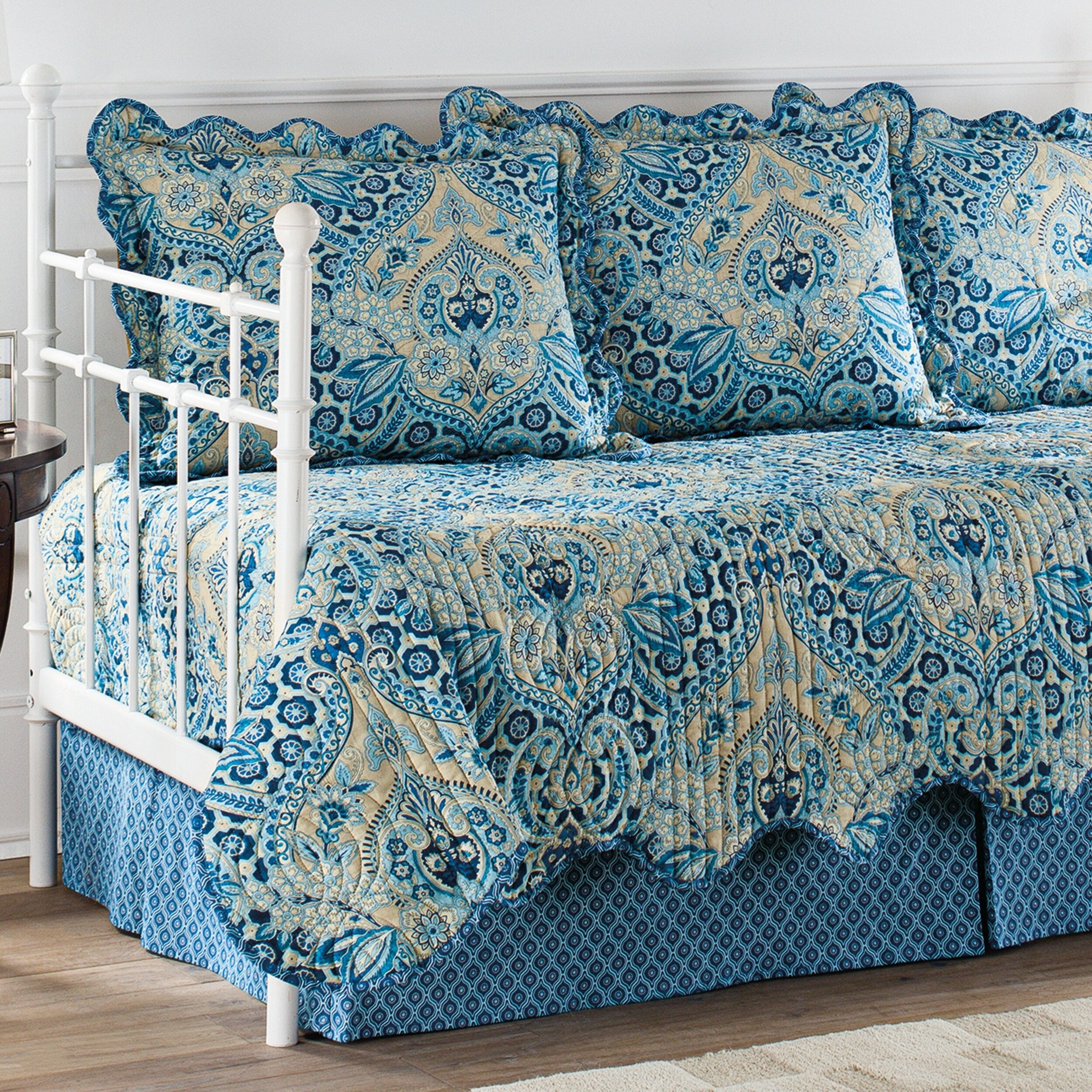 waverly moonlit shadows reversible 5 piece quilt daybed collection