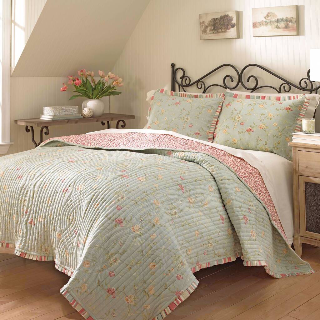 Waverly Garden Glitz Reversible Quilt