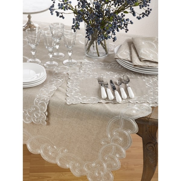 Linen Dinner Napkins with Scallop Detail