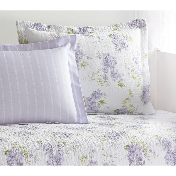 Laura Ashley Keighley Lilac 5-Piece Daybed Cover set - Bed Bath