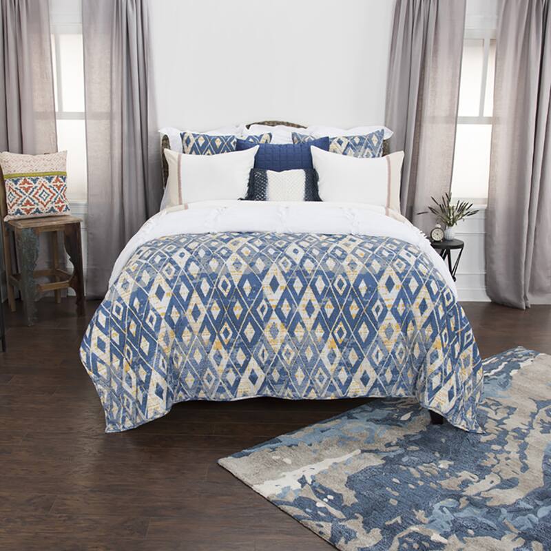 Maddux Place Blue Hand Quilted Cotton Reversible 3-Piece Quilt Set