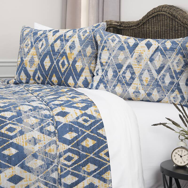 Maddux Place Blue Hand Quilted Cotton Reversible 3-Piece Quilt Set