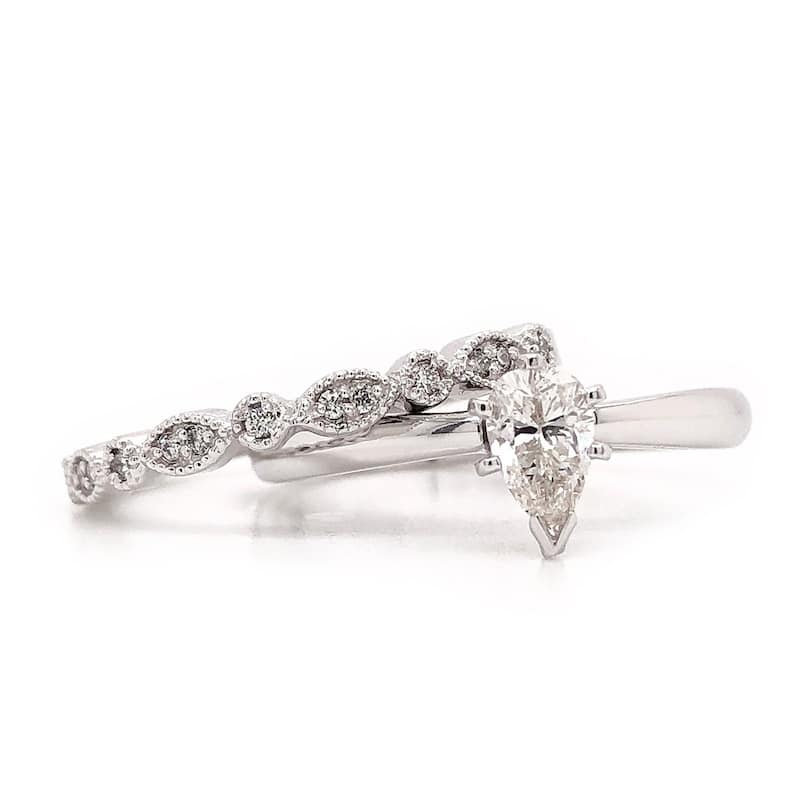 Auriya 14k Gold 2/3ctw Vintage Pear Shape Solitaire Diamond Engagement Ring Set
