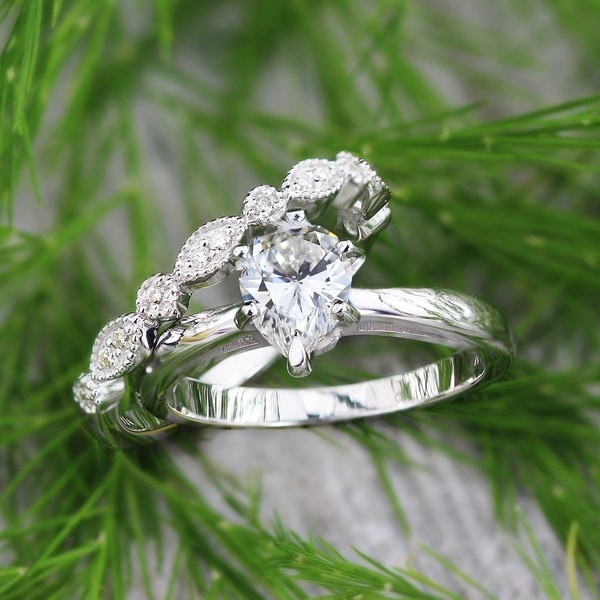 Auriya 14k Gold 3/4ctw Vintage Pear-cut Solitaire Diamond Engagement Ring Set