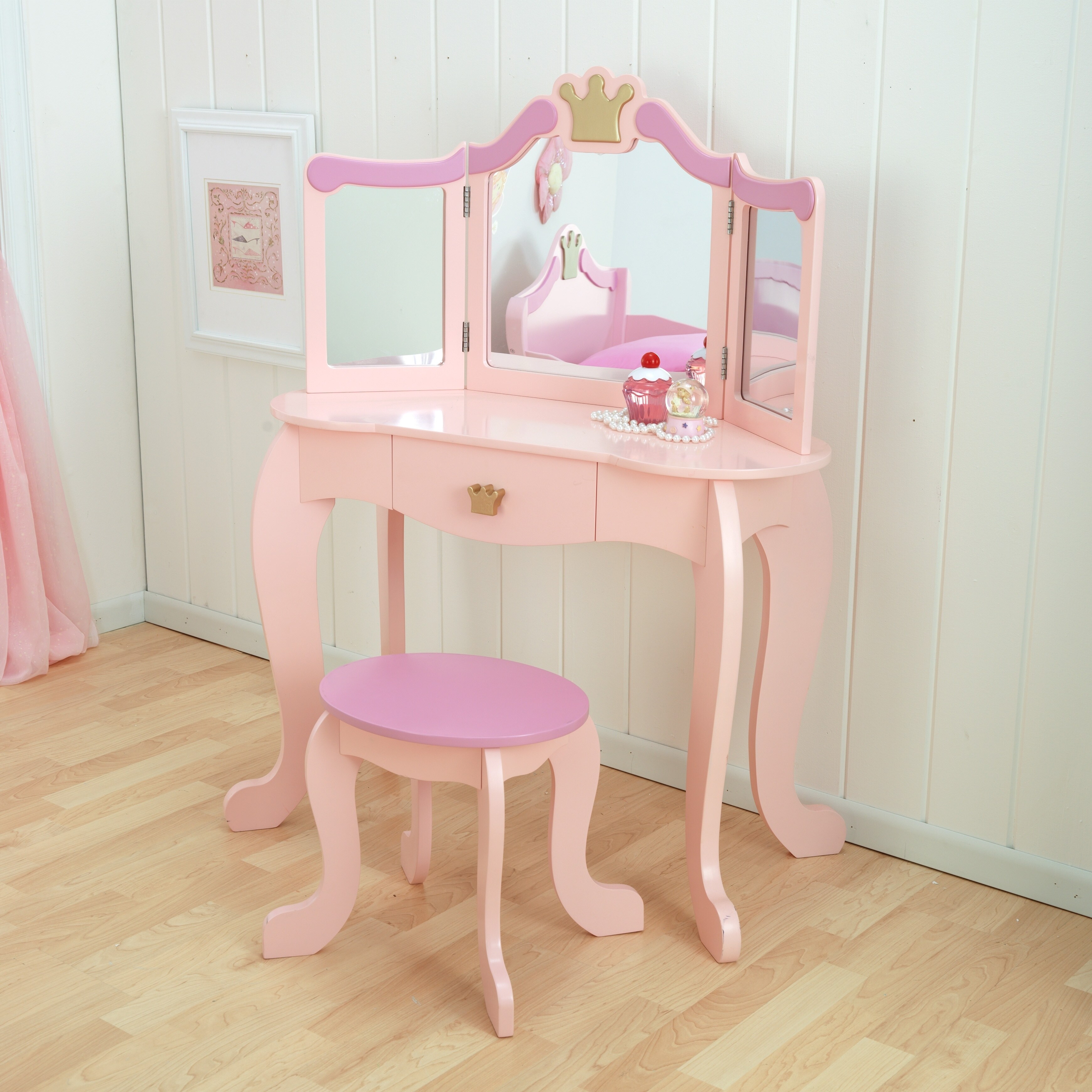 Kidkraft vanity outlet table and stool