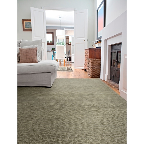 Hand-Tufted Brantley Green Wool Rug - 2' x 3'