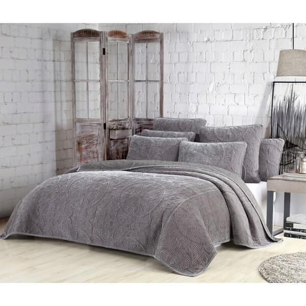 Estate Collection Joanna Velvet Quilt Set