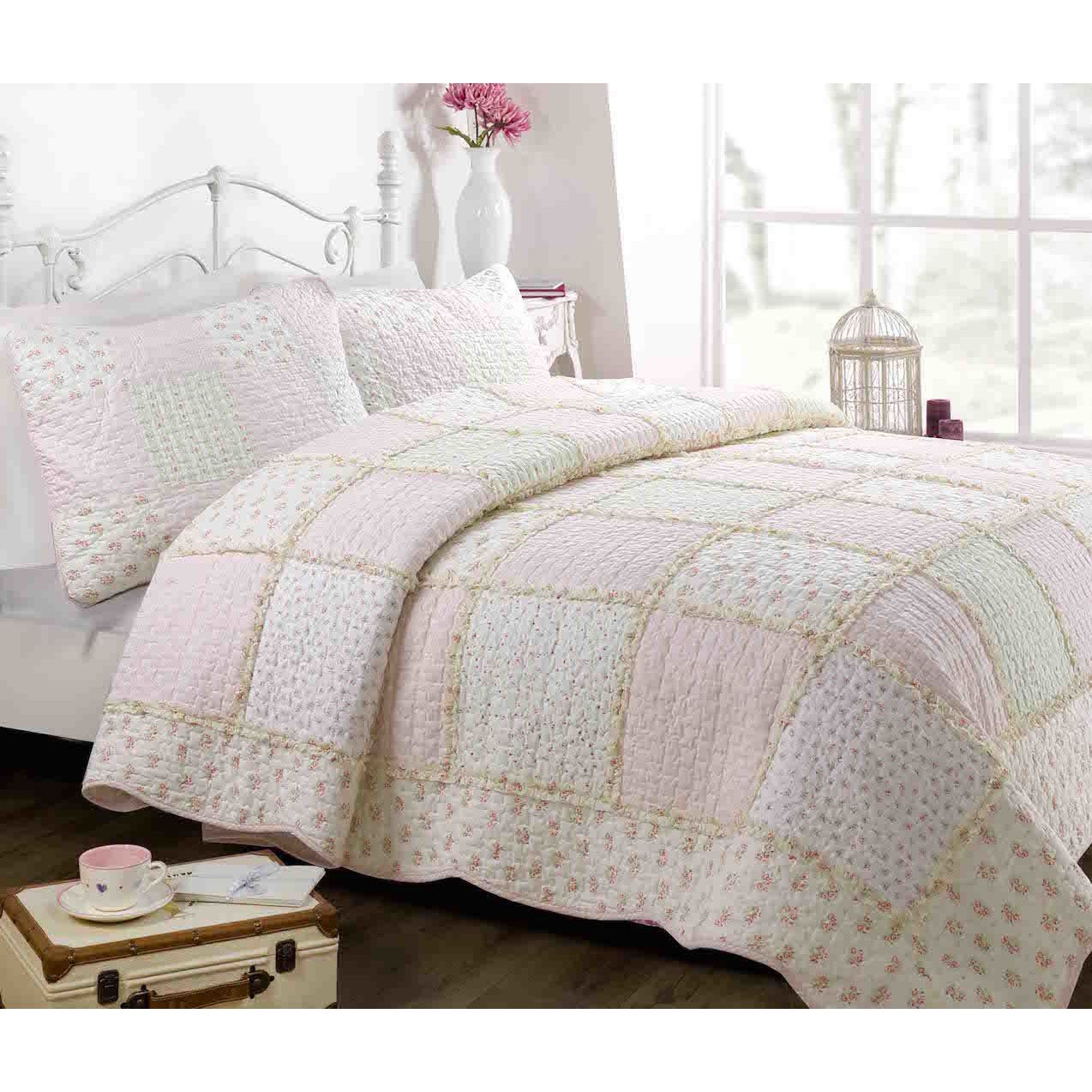 Shop Light Peach Floral Patchwork Quilt Set Overstock 18221073