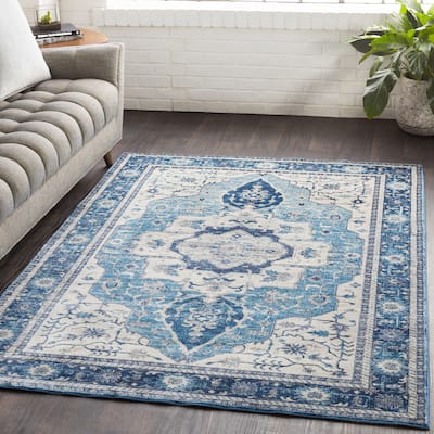 Ikaika Blue Oriental Traditional Area Rug (5'3 x 7'6) - 5'3" x 7'6"