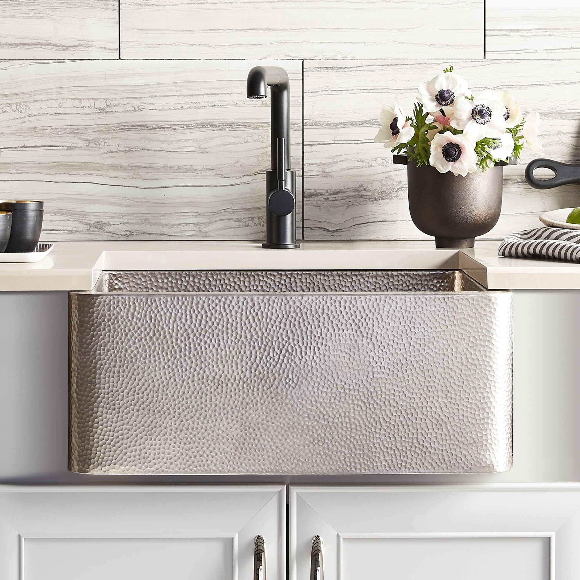 Farmhouse Hand Hammered Brushed Nickel 25-inch Kitchen Farmhouse Sink - Brushed nickel