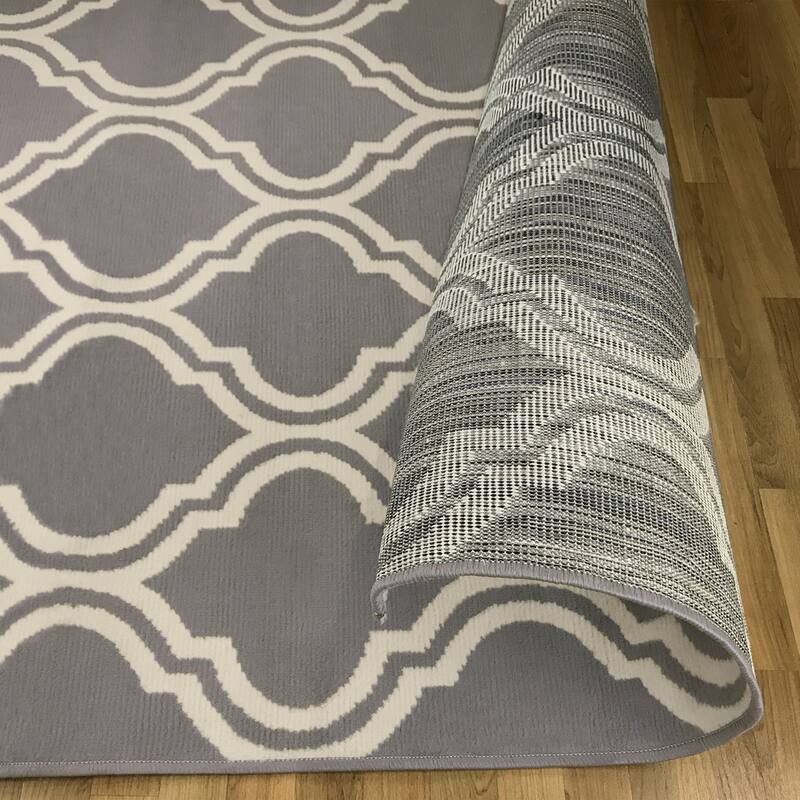 Contemporary Ornamental Double Trellis Power-Loomed Indoor Area Rug by Superior