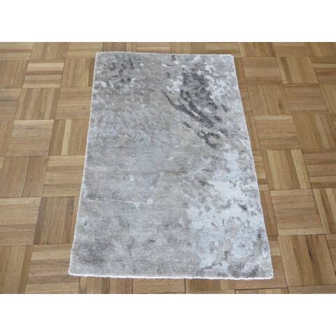 Hand Knotted Gray Modern with Bamboo Silk Oriental Rug - 2' x 3'