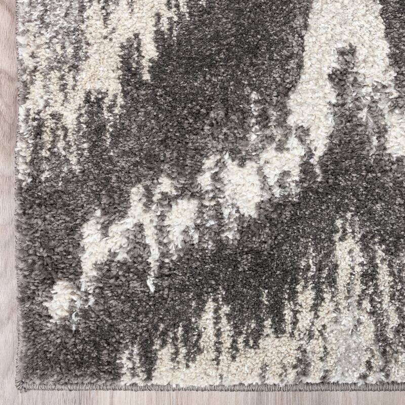 Addison Platinum Grey/Orange Moroccan Ikat Area Rug (3'3 x 5'3) - 3'3"X5'3"