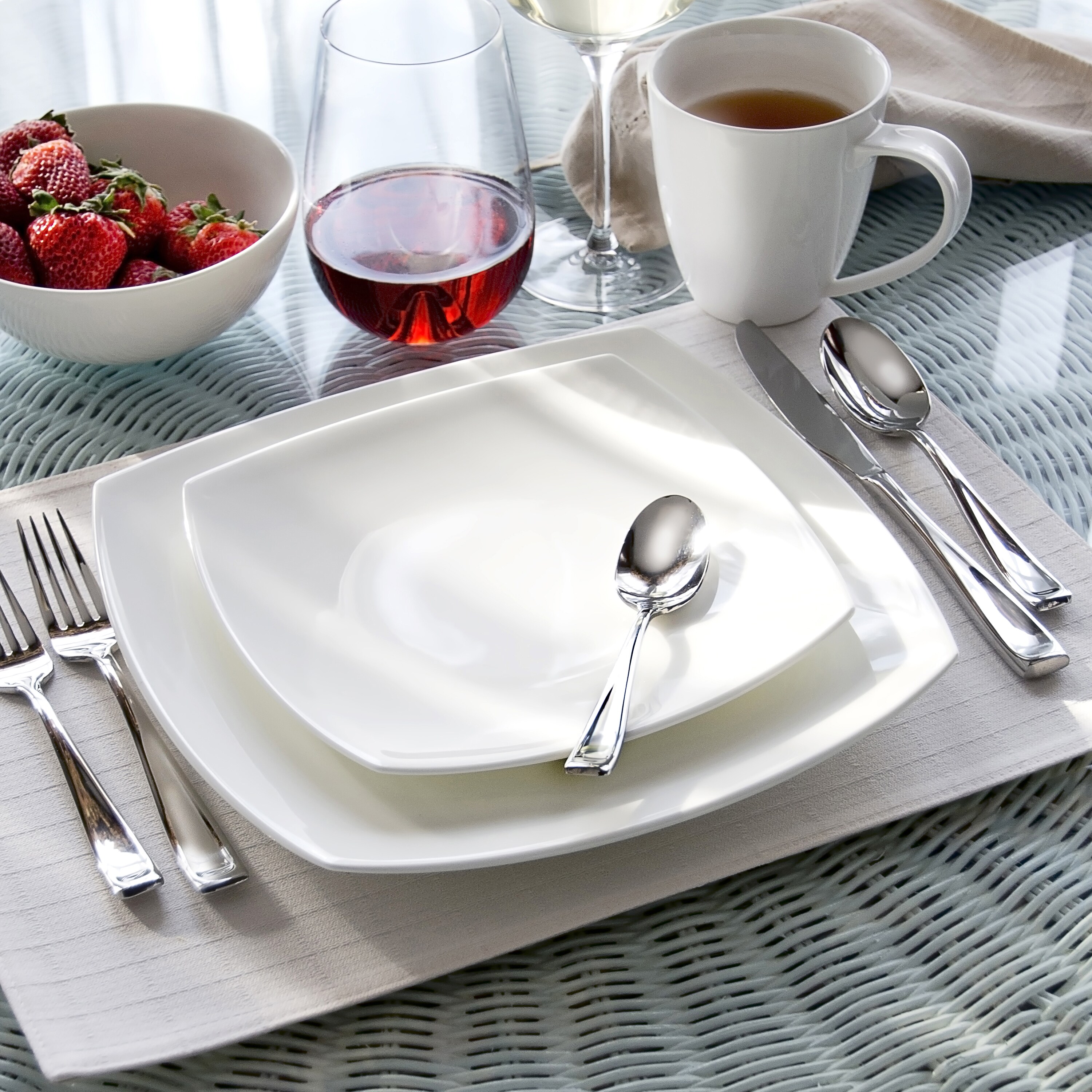 Oneida 16 piece dinnerware set hotsell