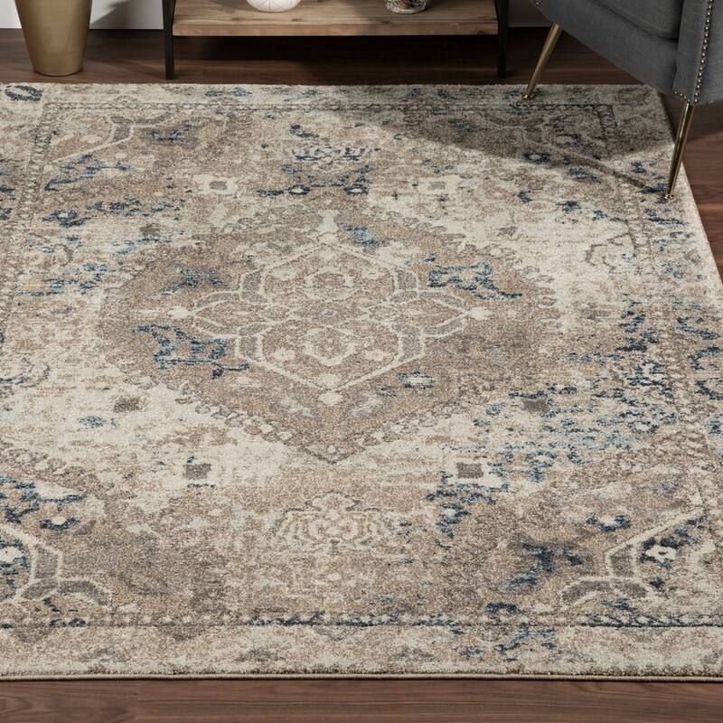 Addison Wellington Antique Medallion Beige/Brown Area Rug (5'3 x 7'7) - 5' 3" x 7' 7"