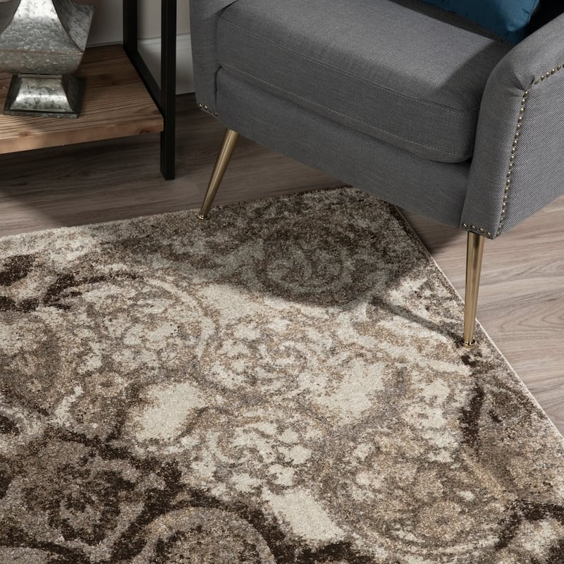 ADDISON Wellington Distressed Damask Brown/Ivory Area Rug (3'3"X5'3") - 3'3" x 5'3"