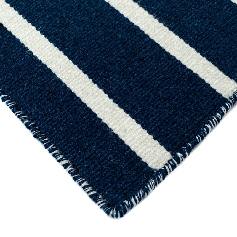 Liora Manne Sorrento Pinstripe Indoor/Outdoor Area Rug