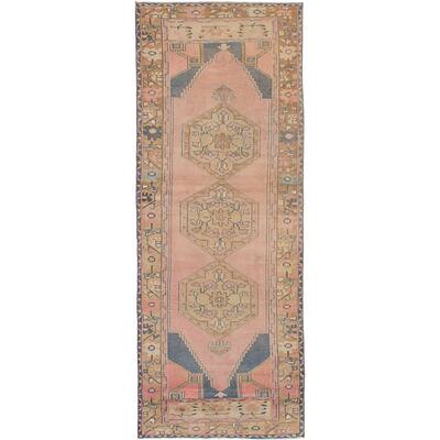 eCarpetGallery Hand-Knotted Anadol Vintage Pink Wool Rug (3'4 x 9'1)