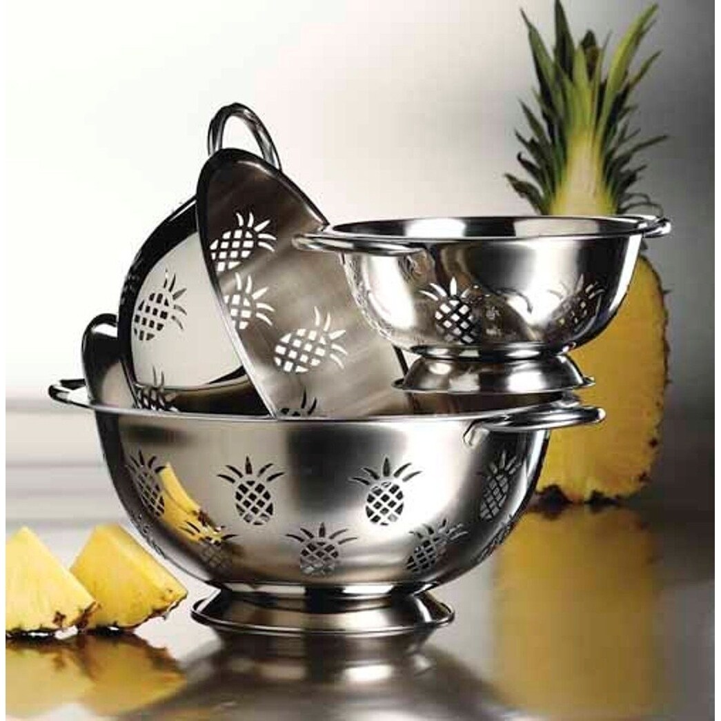 colanders and strainers