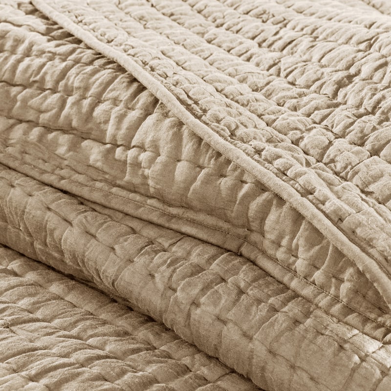 Madison Park Signature Serene Hand Quilted Cotton Quilt Set