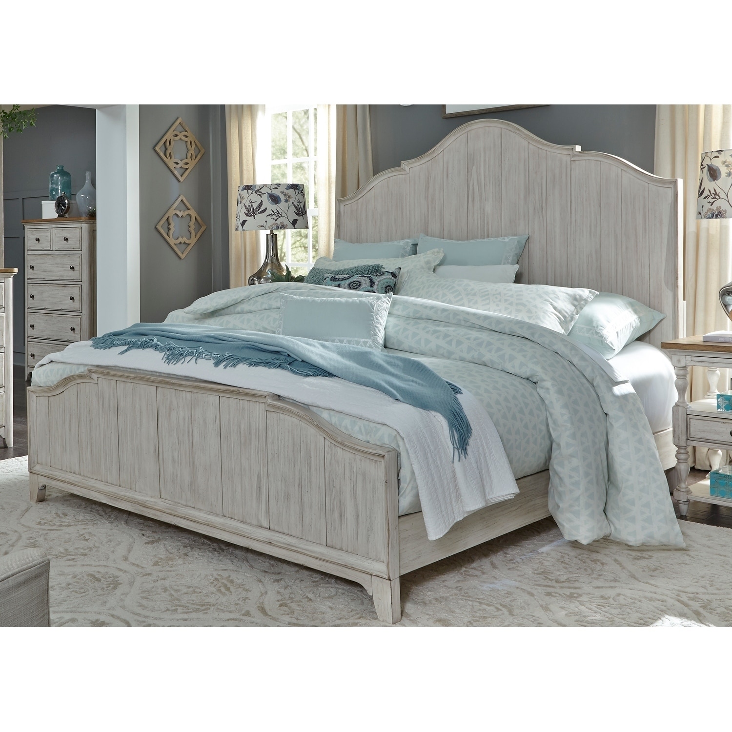 Farmhouse Reimagined Antique White Queen Panel Bed Farmhouse Reimagined Antique White Queen Panel Bed
