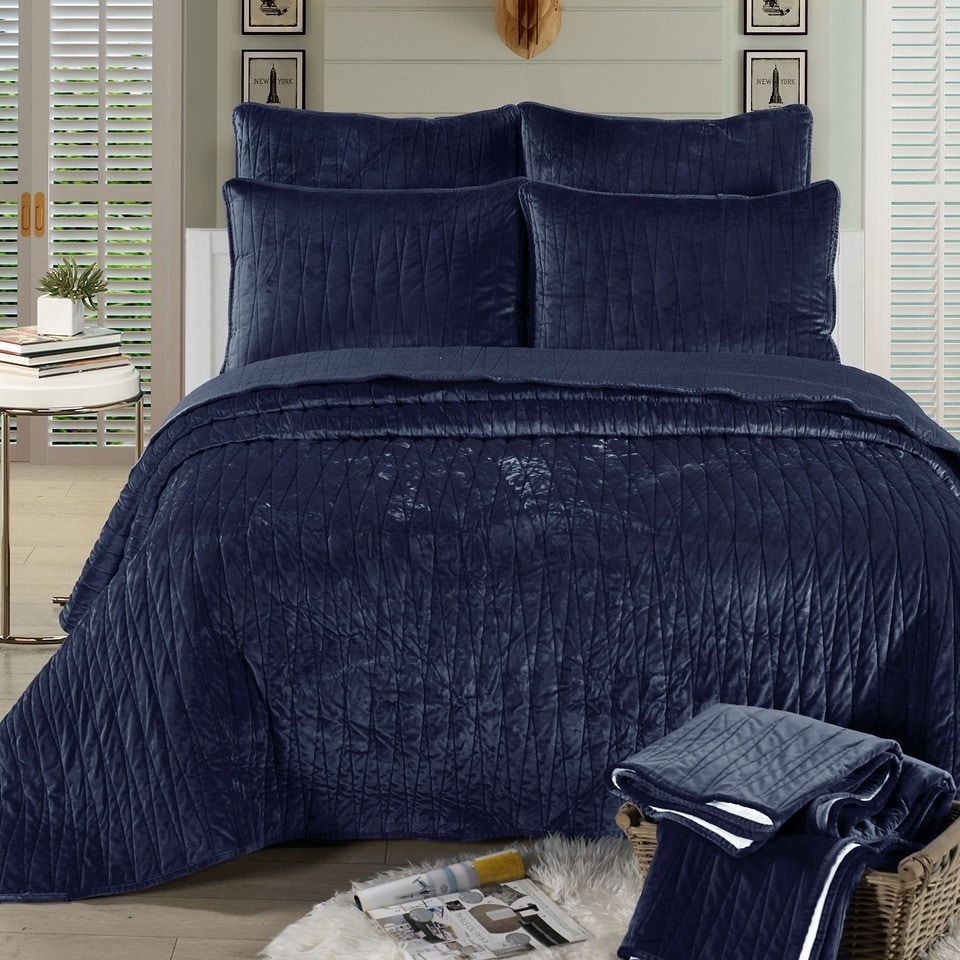 Shop Brielle Home Velvet Quilt Set Overstock 18735553