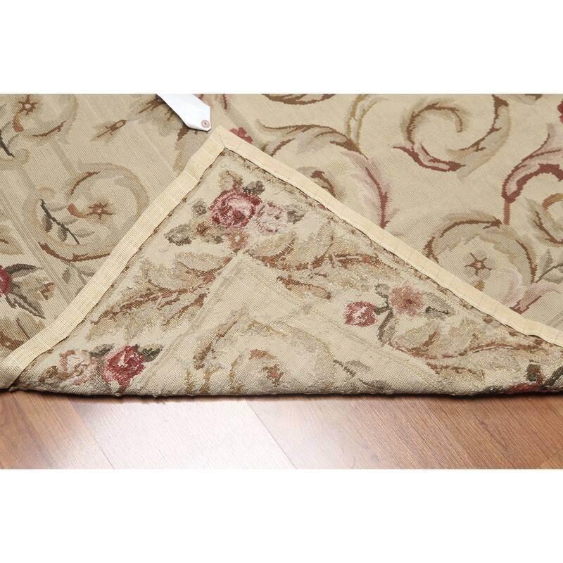 Rustic Botanical Scrolls Wool Handwoven Needlepoint Area Rug (5'5 x 7'8) - Tan/Brown - 5'5" x 7'8"