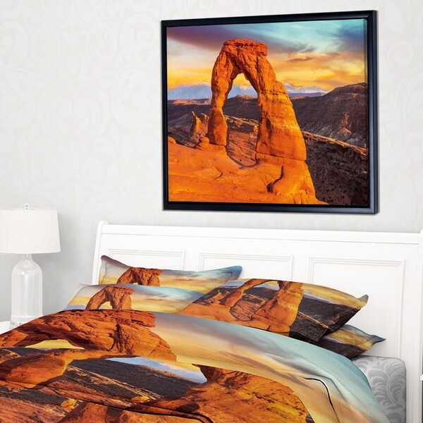 Designart 'Delicate Arch in Arches Park' Landscape Photo Framed Canvas Art Print