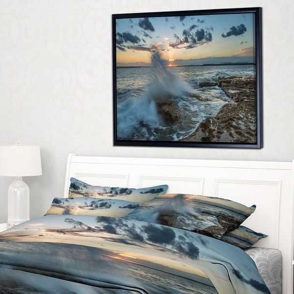 Designart 'Sunset at Sydney Seashore' Seascape Framed Canvas Art Print