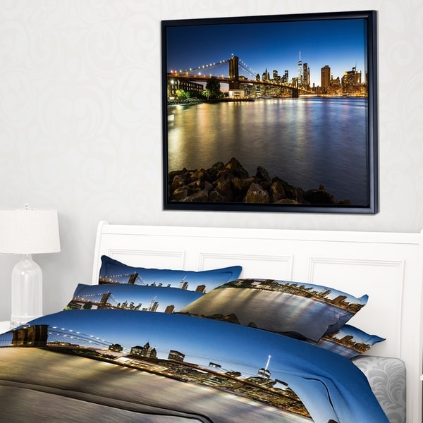 Designart 'Distant View of Brooklyn Bridge' Cityscape Framed Canvas Print