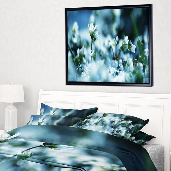 Designart 'Little White Flowers in Meadow' Large Flower Framed Canvas Wall Art