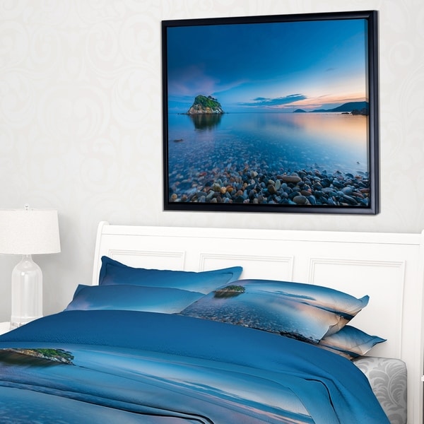 Designart 'Green Isle at Stony Coast' Large Seashore Framed Canvas Wall Art