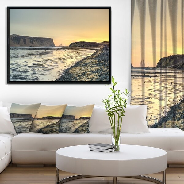 Designart 'Dyrholaey View Unto Reynisfjara' Large Seashore Framed Canvas Art Print
