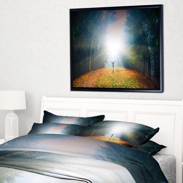 Designart 'Men and Bright Sunlight Panorama' Landscape Framed Canvas Art Print