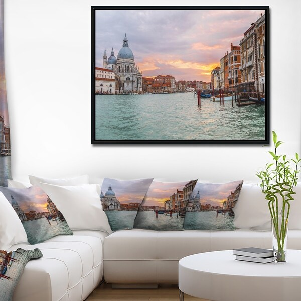 Designart 'Santa Maria Della Salute' Cityscape Framed Canvas Art Print