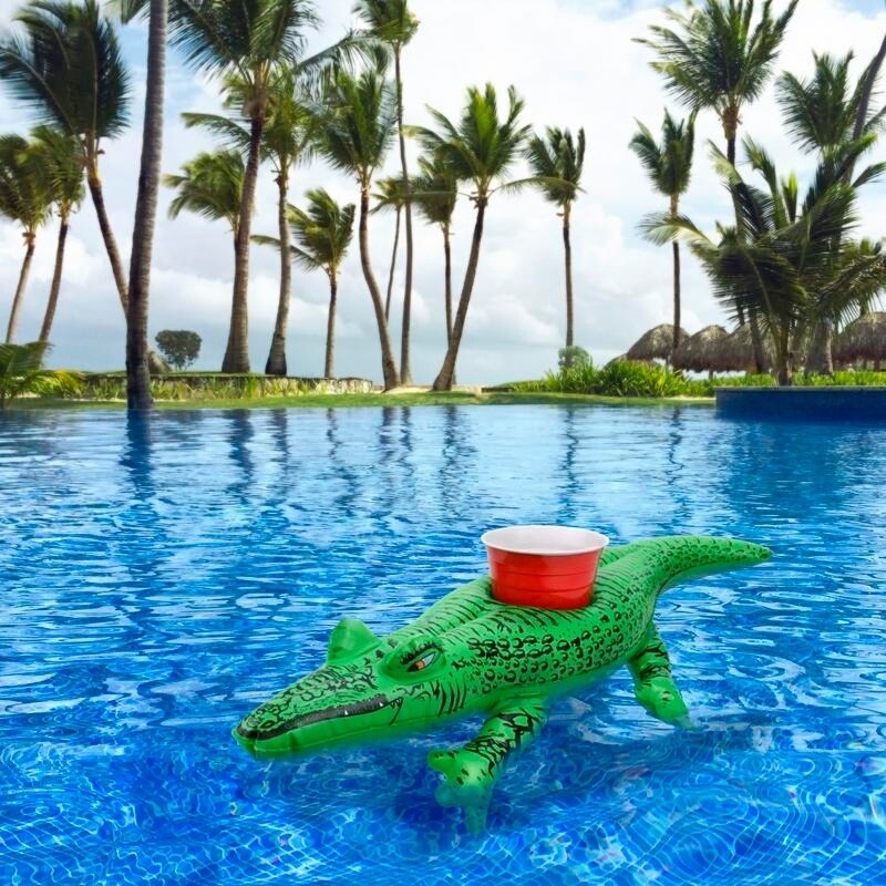 Float your drinks in style! GoFloats Inflatable Alligator Drink Holder 3 Pack 