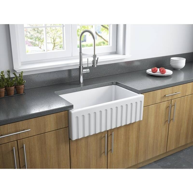 LaToscana 30" x 18" Reversible Farmhouse Fireclay Sink - 30" x 18" x 10" - White